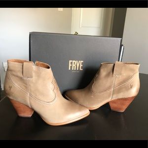 FRYE Reina Bootie Size 7